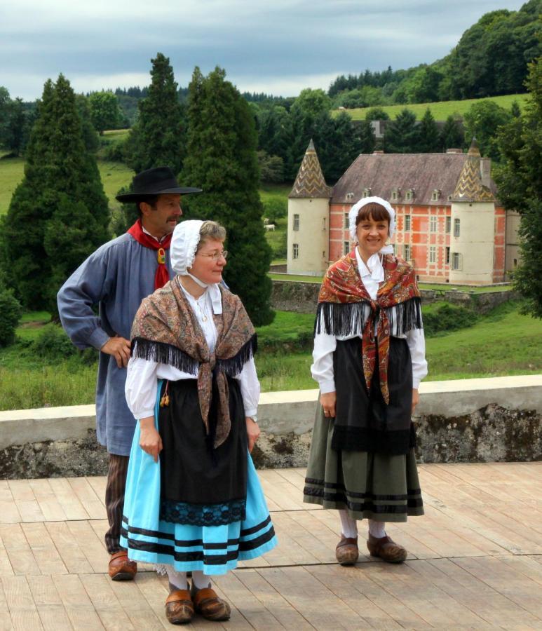 Roulotte Maisonthiers Blanot  Buitenkant foto