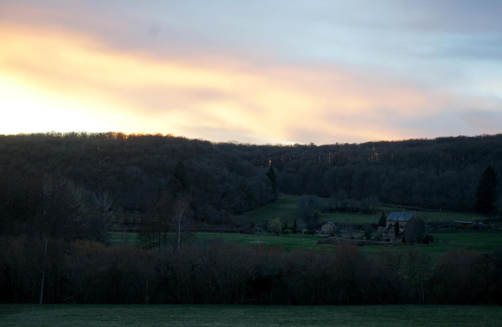Roulotte Maisonthiers Blanot  Buitenkant foto