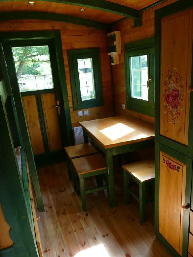 Roulotte Maisonthiers Blanot  Buitenkant foto