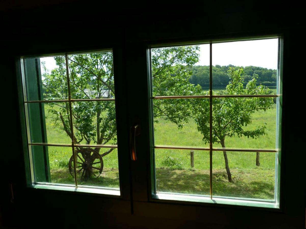 Roulotte Maisonthiers Blanot  Buitenkant foto
